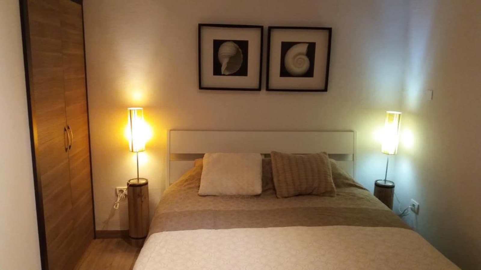 Schlafzimmer mit Doppelbett