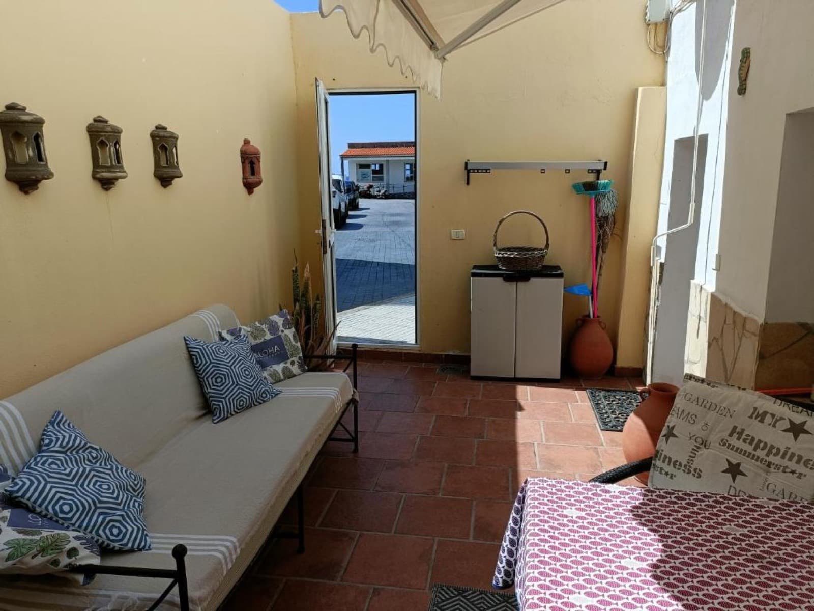Private Terrasse mit Lounge-Ecke